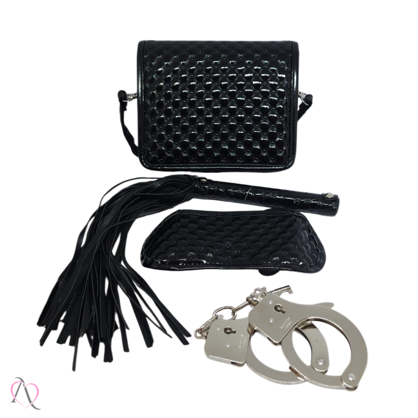 KIT BOLSA SADO COM VENDA, ALGEMA E CHICOTE