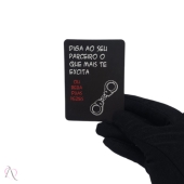 Jogo Erótico para Casais Desejos e Drinks Diversão ao Cubo com 50 cartas