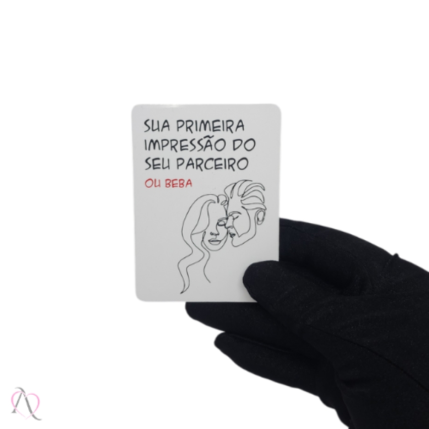 Jogo Erótico para Casais Desejos e Drinks Diversão ao Cubo com 50 cartas