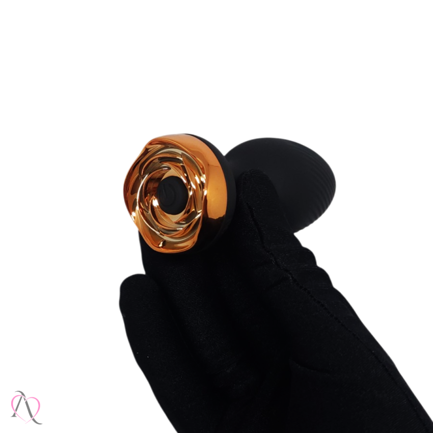 Plug Anal Vibrador com Controle em Formato de Flor Cor Preto