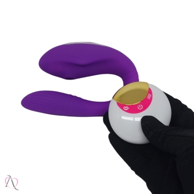 Vibrador de Casal com Estimulador de Clitóris e Controle Remoto cor Roxo Vibrador de Casal com Estimulador de Clitóris e Controle Remoto cor Roxo