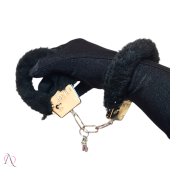 Algema de Metal com Pelúcia Preto