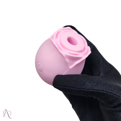 Vibrador Pulsador de Clitóris Rosa Magic Rose cor: Rosa Claro 10 Modos de Pulsação Vibrador Pulsador de Clitóris Rosa Magic Rose cor: Rosa Claro 10 Modos de Pulsação