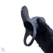 Capa Peniana com Anel e Vibrador Estimulador de Clitóris Cor Preto com 10 Modos de Vibração