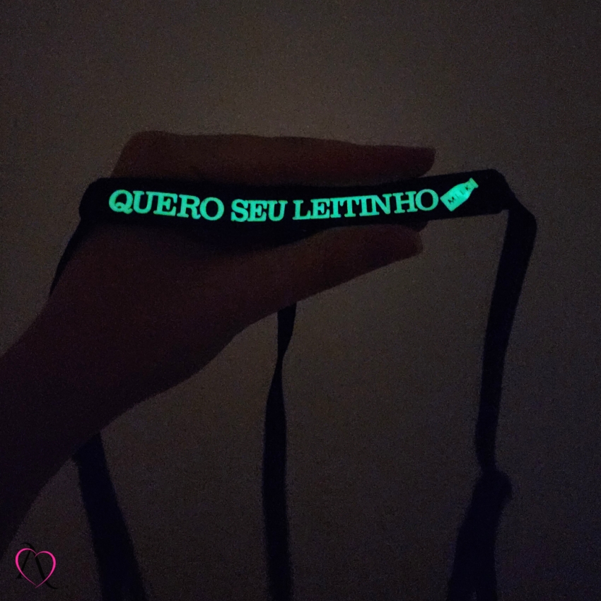 Calcinha com Frase que Brilha no Escuro QUERO SEU LEITINHO Cor Preto - Tamanho Único